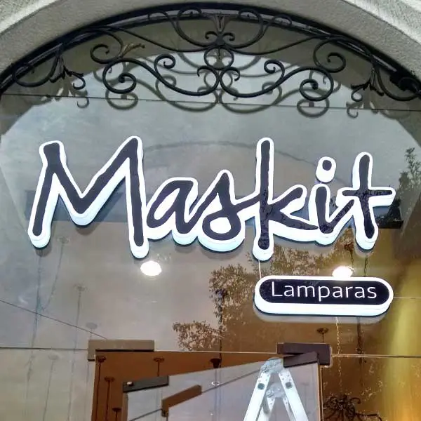 Aviso Fachada de vidrio