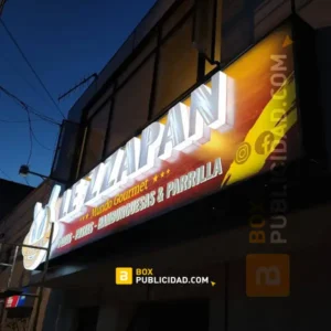 Aviso Pizzería Caja de Luz con letras en Acrilico