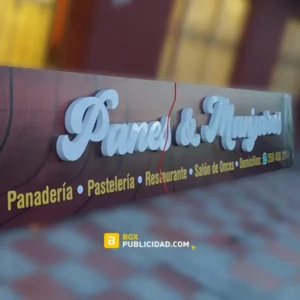 Letrero tipo Bastidor con letras en 3D